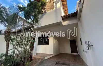 Casa com 3 quartos à venda na Rua Castelo de Óbidos, Castelo, Belo Horizonte