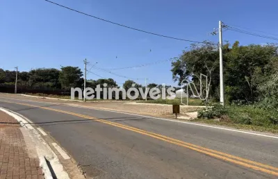 Terreno comercial à venda na Rua Diamante, Zona Rural, Prados