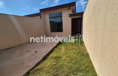 Casa com 3 quartos à venda na Rua Padre Joaquim Santana de Castro, Novo Centro, Santa Luzia