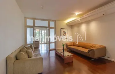 Casa com 4 quartos para alugar na Rua Roberto Alvarenga de Paula, Mangabeiras, Belo Horizonte
