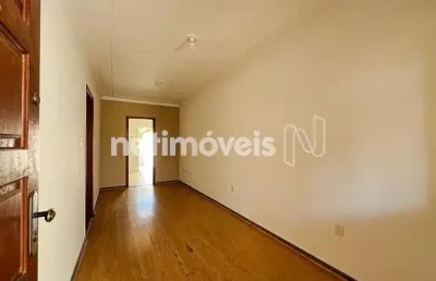 Casa com 2 quartos para alugar na Santa Amélia, Belo Horizonte 