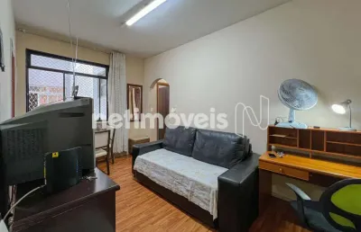 Apartamento com 2 quartos para alugar na Rua Diamantina, Lagoinha, Belo Horizonte