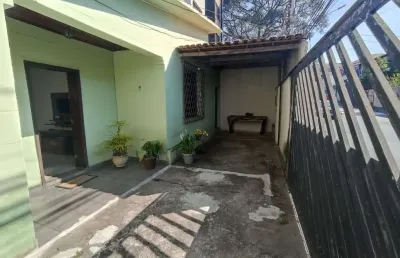 Casa com 3 quartos à venda na Rua Bernardo Monteiro, Centro, Contagem