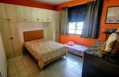Apto tupi, 01 quarto, 60 metros uteis, 50 metros praia e vista para o mar