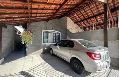 Casa com 2 dormitórios à venda por r$ 475.000,00 - tupi - praia grande/sp