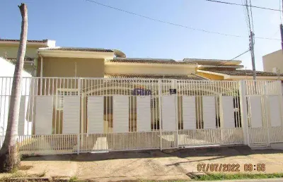 Casa com 3 quarto(s) no bairro jardim cuiabá em cuiabá - mt