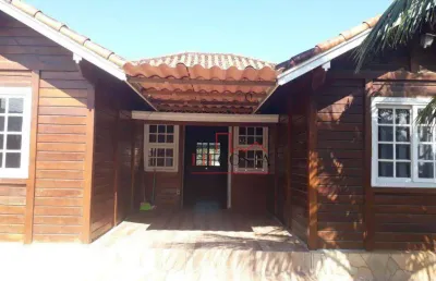 Excelente casa de madeira com varanda 3 dormitórios sendo1 suíte  à venda, 160 m² por r$ 700.000 - barroco (itaipuaçu) - maricá/rj