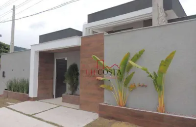 Linda casa com 3 dormitórios sendo 1 suíte e vaga para 3 carros  à venda, 146 m² por r$ 750.000 - praia de itaipuaçu (itaipuaçu) - maricá/rj