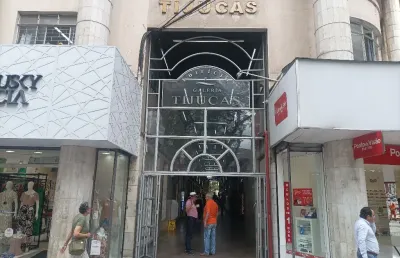 Sala comercial com 3 salas à venda na Praça General Osório, 68, Centro, Curitiba
