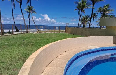 Diaria mobiliada ! 5 suítes, frente mar,  área verde,  piscina.
