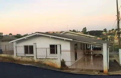 Casa com 3 quartos para alugar na ignes bortolon pivatto, 305, martello, caçador por r$ 1.800