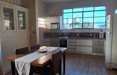 Casa com 3 quartos para alugar na benjamin constant, 46, centro, caçador por r$ 3.100