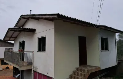 Casa com 2 quartos para alugar na egídio cordeiro, 95, martello, caçador por r$ 1.300