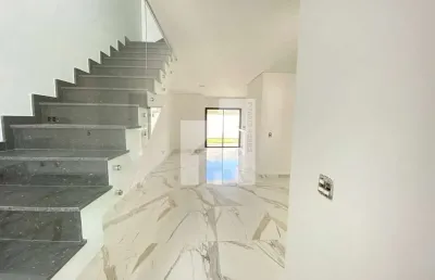 A casa de condomínio no bairro loteamento reserva da mata tem 161 metros quadrados com 3 quartos se