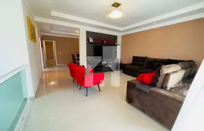 Casa térrea com 3 suites, piscina e 5 vagas de garagem  à venda, 224m² construidos, horto santo ant