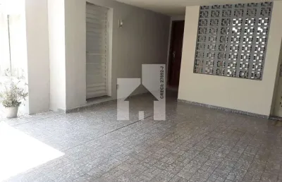 Casa à venda com 3 dormitórios, 2 ediculas nos funtos (independentes), 245m² de construção, vila ar