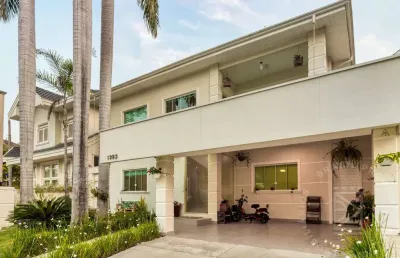 Sobrado com 321m², 4 quartos à venda no urbanova sjc