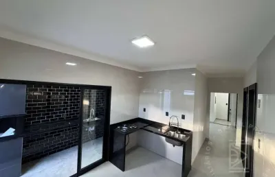 Casa reformada à venda, 3 quartos, 1 suíte, 190m², 3 vagas, terraço