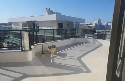 Cobertura à venda, no condomínio,  em cabo frio, braga, com 3 quartos, 175m²