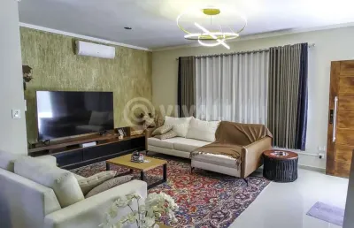 Casa em condomínio fechado com 3 quartos à venda na avenida maria thereza da costa naufal, condomínio itatiba country, itatiba, 181 m2 por r$ 1.299.000