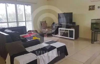 Casa em condomínio fechado com 4 quartos à venda na avenida antonio pires de toledo, bosque dos pires, itatiba, 240 m2 por r$ 900.000
