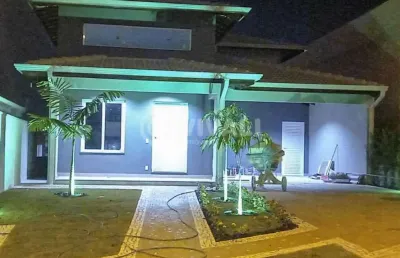 Casa em condomínio fechado com 3 quartos à venda na rua vereador antônio de oliveira, condomínio village santa clara, valinhos, 223 m2 por r$ 1.390.000