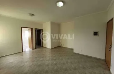 Apartamento com 2 quartos para alugar na rua josé panzarin, nova itatiba, itatiba por r$ 1.300