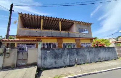 Casa espaçosa com 04 quartos, sendo uma suíte, 166m2