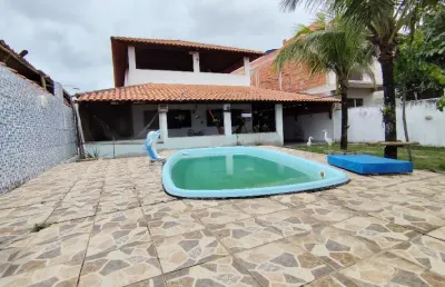 Casa com cinco quartos, duas suítes garagem para 5 carros no jardim atlântico