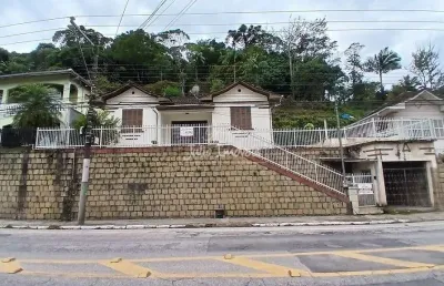 Casa com 5 quartos para alugar no Primeiro de Maio, Brusque 