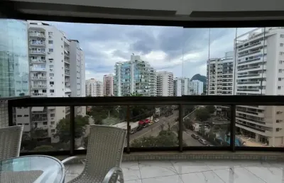 Vendo lindo apartamento 3 quartos reformado na rua aroazes barra olímpica