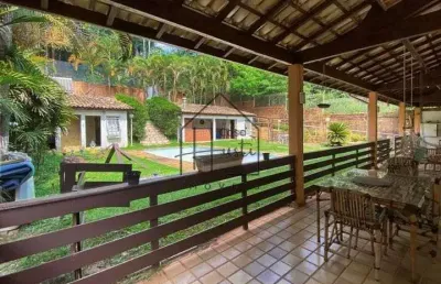 Casa para venda e locação, com 5 dormitórios,  sendo 3 suítes,  na granja viana, em sp.