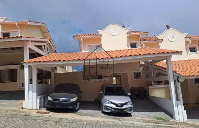Casa semi-isolada de 3 dormitórios (1 suíte) e 3 vagas, à venda no condomínio villagio monte verde,