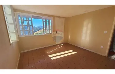 Casa com 2 quartos à venda na Travessa Arlindo Carreiro, 375, Paineira, Teresópolis