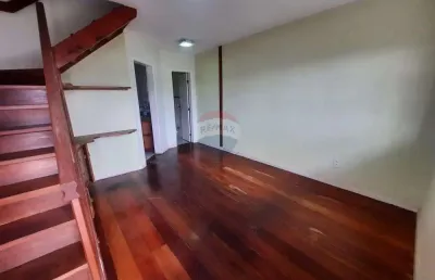 Casa em condomínio triplex com 2 quartos  no bairro casacata guarani/ teresópolis