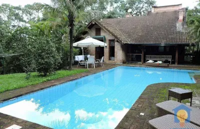 Casa com 3 dormitórios à venda, 363 m² por r$ 1.650.000,00 - chácara santa lúcia dos ypes - carapicuíba/sp
