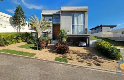 Casa à venda e locação no condomínio alphaville granja viana.