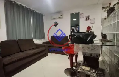 Casa duplex dois quartos á venda em madureira aceitando financiamento!