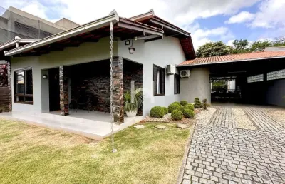 Casa com 3 quartos à venda na rua três barras, 428, saguaçu, joinville, 191 m2 por r$ 1.399.000