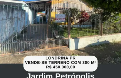 Venda de terreno com casa de madeira em excelente localização próximo ao clube arel