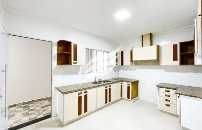 Casa com 3 quartos à venda na Rua Ghandi, 441, Bairro das Bandeiras, Araçatuba