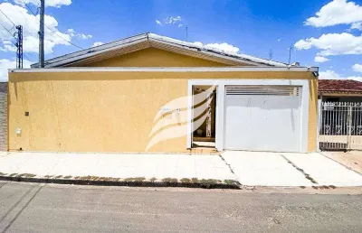 Casa 2 quartos à venda próxima à rua aviação em araçatuba