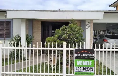 Casa com 3 quartos à venda na Avenida Getúlio Vargas, 345, Centro, Balneário Arroio do Silva