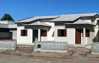 Casas em alvenaria geminadas, com:  02 dormitórios sala e cozinha conjugadas banheiro social podendo financiar 100%