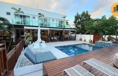 Casa alto padrão em busca vida, toda reformada, com 4 suites, sendo a master com 2 banheiros e closet, com 832m² e piscina