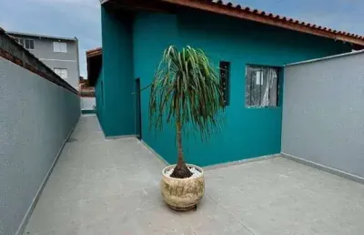 Casa com 2 dorm, 1 suíte, piscina com ofurõ em itanhaem por 349.000.00