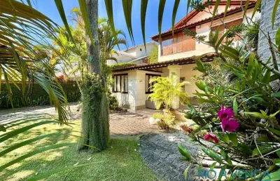 Casa com terreno grande à venda no rio mar - barra da tijuca