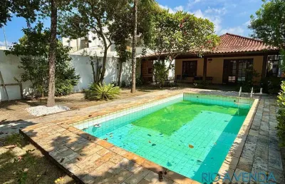 Casa à venda no condomínio interlagos de itaúna barra da tijuca