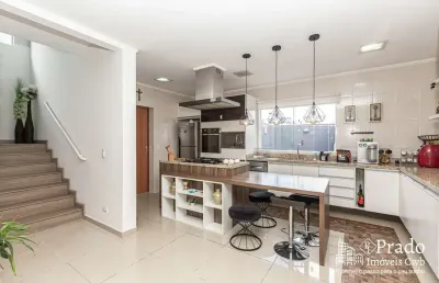 Sobrado à venda, 220 m² privativos, 4 dormitórios 1 sendo suíte, 2 vagas, umbará, curitiba, pr