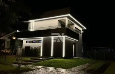 Casa com 4 quartos à venda na rua das tainhas, 344, jurerê internacional, florianópolis por r$ 4.500.000